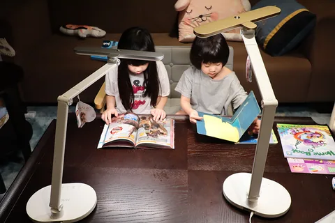 [團購檯燈] 9/30~10/6 使用10年都不壞 照顧孩子眼睛 超亮不刺眼 眼科醫生專門推薦 MAGIC大視界LED護眼檯燈（照片 43）