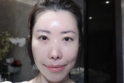 [保養團] 7/1~7/31 皮膚遇到停滯期了嗎? 找到代替水光針的保養品 樂薇昂 LAVIEN（照片 154）