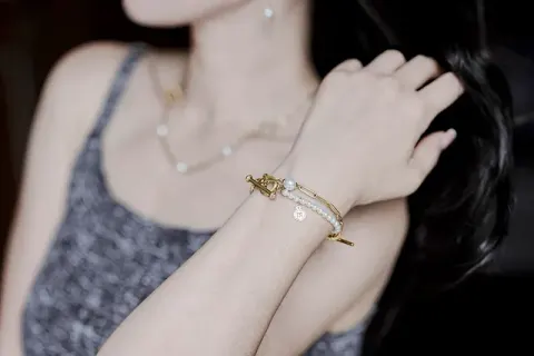 ME30 2026實戴 27_dark_necklace_hand_DSC04399.png